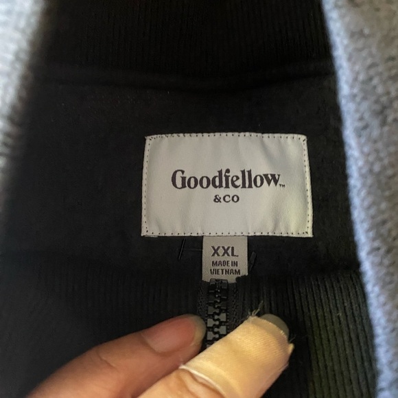 Men's Gray Sleeveless Jacket - Picture 5 of 6